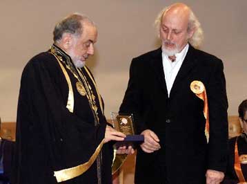 Παρουσία δεκάδων ακαδημαϊκών η αναγόρευση του Ιάννη Ξενάκη