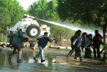 Δεν έχουμε καμία σχέση με την Τουρκία, διευκρινίζει το Κέντρο Προάσπισης Ανθρωπίνων Δικαιωμάτων