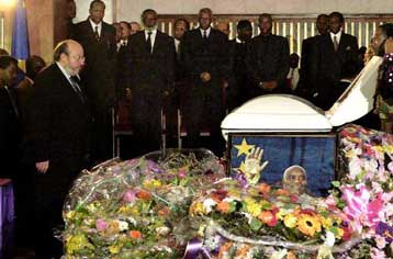 Κηδεύτηκε κάτω από δρακόντεια μέτρα ασφαλείας ο Λοράν Καμπιλά