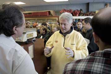 Λαμπρή και λίαν κερδοφόρα καριέρα… ομιλητή αναμένει τον Μπιλ Κλίντον