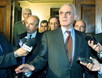 Πιο αποτελεσματική αντιμετώπιση της τρομοκρατίας ζήτησε ο Ακης Τσοχατζόπουλος