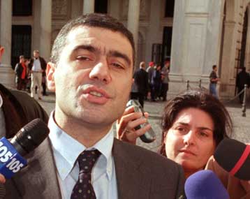 Η ΕΕ είχε προσπαθήσει να αποκρύψει τις συνέπειες από τη νόσο των «τρελών αγελάδων», ισχυρίζεται η Ιτ