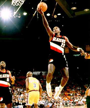 Το Πόρτλαντ αποσύρει τη φανέλα του Κλάιντ Ντρέξλερ