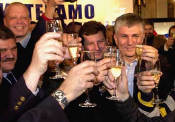 Τα ονόματα των νέων υπουργών του αποκάλυψε ο Τζίντζιτς