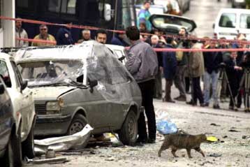 Σκοτάδι, ερωτηματικά και νομοθετικές ρυθμίσεις στον απόηχο της επίθεσης κατά Μιχαλολιάκου