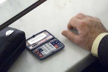 Σε μετατροπή του μετοχικού τους κεφαλαίου θα υποχρεωθούν οι εταιρείες στο νέο περιβάλλον ευρώ