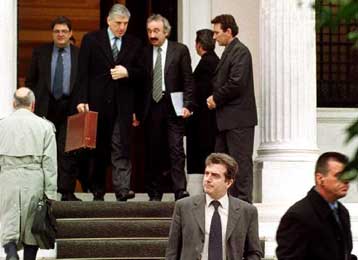 Όχι πια λόγια, μόνο αποτελέσματα, ζήτησε ο πρωθυπουργός στην πρώτη διυπουργική του 2001