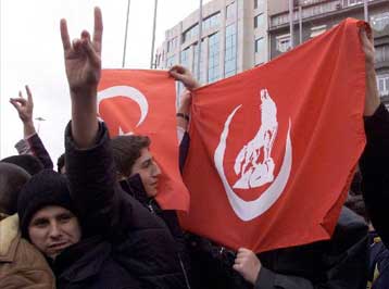 Απειλές και από το στρατιωτικό κατεστημένο της Αγκυρας για την αναγνώριση της γενοκτονίας των Αρμενί