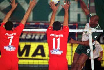 Το ντέρμπι ανέδειξε τον Πεζάο MVP της 16ης αγωνιστικής του βόλεϊ – Η Ντουμιτρέσκου πολυτιμότερη στις