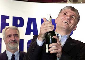 Συνεδριάζει για πρώτη φορά το νέο Κοινοβούλιο της Σερβίας – Οριστικό αντίο στην εποχή Μιλόσεβιτς