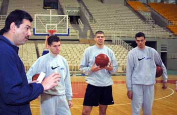 Χωρίς Αλβέρτη, Γιαννούλη και Xαρίση η εθνική μπάσκετ – Με προβλήματα ο Παπανικολάου εν όψει της Αυστ