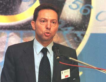 Σε ξένους θεσμικούς παρουσιάζεται η Εμπορική Τράπεζα