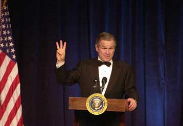 Χωρίς ενθουσιασμό υποδέχεται ο διεθνής Τύπος το νέο πρόεδρο των ΗΠΑ