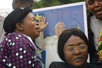 Στην Κινσάσα η σορός του δολοφονημένου προέδρου – Τη στάση τους συντονίζουν οι χώρες που στηρίζουν τ