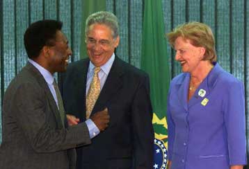 Θέση στην κυβέρνηση προτείνει στον Πελέ ο πρόεδρος της Βραζιλίας