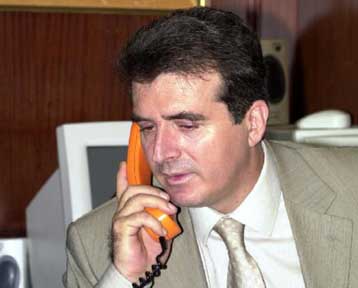 Ανοιχτής ακρόασης τα τηλέφωνα των υπουργών, αποκαλύπτει η Επιτροπή Απορρήτου των Επικοινωνιών