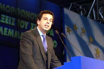 Η ΝΔ συμπράττει στην «πλαστογράφηση» της ιστορίας της με την αδράνειά της, εκτιμά ο Μ.Λιάπης