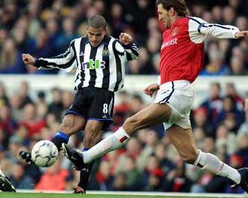 Ο Τόνι Ανταμς αποσύρεται από την εθνική Αγγλίας για να αφοσιωθεί στην Αρσεναλ