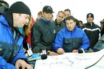 Και πάλι άκαρπες οι έρευνες για τον εντοπισμό των αγνοουμένων του ελικοπτέρου του ΕΚΑΒ