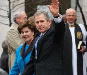 Συγκίνηση, θέαμα και υψηλές παρουσίες σφράγισαν την ορκωμοσία του Τζορτζ Ο. Μπους