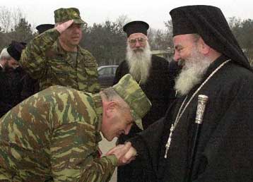 Με προβλήματα η άφιξη Χριστόδουλου στο Κόσοβο – Λόγια συμπαράστασης στους Έλληνες στρατιώτες