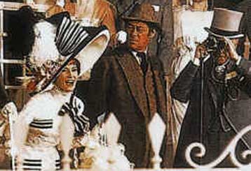 Ογδόντα έργα του «δανδή φωτογράφου» Σέσιλ Μπίτον στην Αθήνα