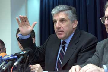 Νέο μοντέλο ιδιωτικοποιήσεων και αποπολιτικοποίηση της οικονομίας ζητά ο Γ.Παπαντωνίου