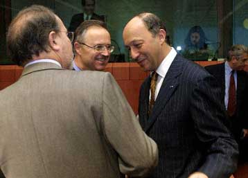 Η οικονομική επιβράδυνση στις ΗΠΑ δεν θα πλήξει την Ευρώπη, εκτιμούν οι υπουργοί Οικονομικών των «12