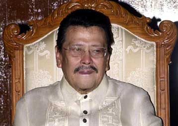 Να προχωρήσει η δικαστική διαδικασία ζητά με τηλεοπτικό μήνυμά του ο Εστράντα