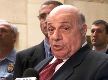 Δυσαρεστημένος ο Ντενκτάς από τις δηλώσεις Φερχόιγκεν περί τουρκικής αδιαλλαξίας