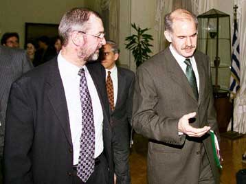 Με Παπανδρέου και Σταθόπουλο μίλησε για την τρομοκρατία ο Βρετανός υφυπουργός Εξωτερικών