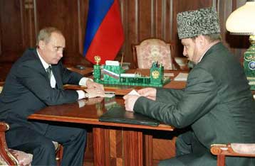 Τη μείωση των ρωσικών στρατευμάτων στην Τσετσενία εξετάζει ο Πούτιν