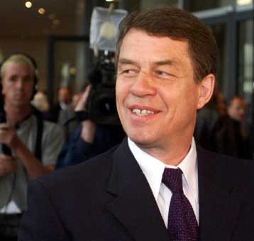 Πρόταση Ολυμπιακού στο Ρεχάγκελ αποκαλύπτει ο δικτυακός τόπος που ντύνει τους «ερυθρολεύκους»