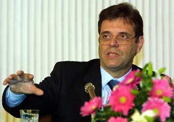 Οριστικό τέλος στις συνομιλίες με το Μαυροβούνιο βάζει ο Κοστούνιτσα