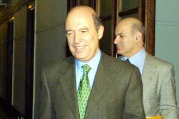 Καμία διαπραγμάτευση με τον Γλύξμπουργκ, αποφάσισε η Κυβερνητική Επιτροπή – Επί τάπητος ΜΜΕ και μετρ