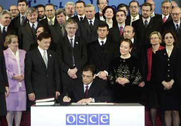 Ιταλός διπλωμάτης, και όχι ο Αλ.Ρόντος, επικεφαλής της αποστολής του ΟΑΣΕ στο Βελιγράδι