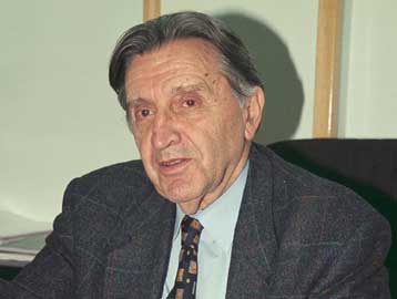 Στο Ρέππα διαβιβάζεται το πόρισμα Ντογιάκου – Έξι άδειες σε δέκα υποψήφιους τηλεοπτικούς σταθμούς