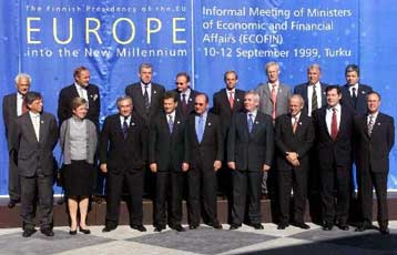 Καλωσόρισμα της Ελλάδας στην ΟΝΕ από το Εurogroup, την Πέμπτη στις Βρυξέλλες