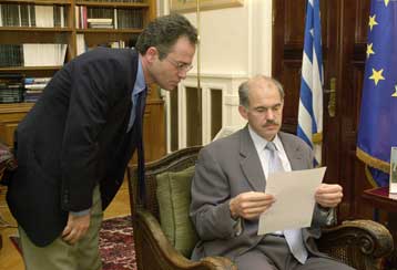 Το «σύνδρομο των Βαλκανίων» και ο Αλ.Ρόντος προκαλούν κόντρα μεταξύ του ΥΠΕΞ και της ΝΔ