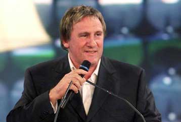 Με… προφύλαξη κυκλοφορεί στη Γαλλία η νέα ταινία με τον Ζεράρ Ντεπαρντιέ