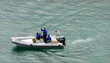 Σε βαθυσκάφος εναποτίθενται οι ελπίδες για την ανεύρεση του ελικοπτέρου του ΕΚΑΒ