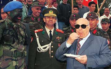 Μειώνονται οι πιθανότητες για τον έκτο γύρο των συνομιλιών τον Ιανουάριο λόγω της στάσης Ντενκτάς