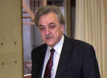 Να μη μεταφέρονται στην Αθήνα όλα τα έκτακτα περιστατικά ζήτησε από το ΕΚΑΒ ο Αλ.Παπαδόπουλος