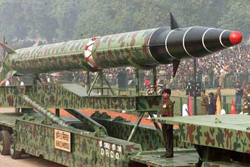 Η δοκιμή βαλλιστικού πυραύλου στην Ινδία εξοργίζει το Πακιστάν και ανησυχεί τη διεθνή κοινότητα