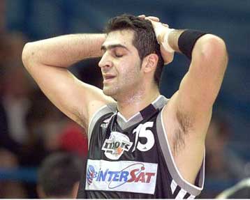 Χωρίς Γιαννούλη ο ΠΑΟΚ στο Λονδίνο για τη νίκη με τους Τάουερς