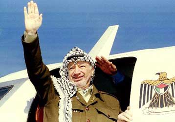 Εκτός προγράμματος συνάντηση Αραφάτ – Μπεν Αμί στο Κάιρο