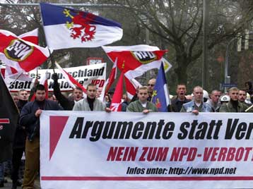 Ρεκόρ κρουσμάτων ρατσιστικής βίας στη Γερμανία κατά το 2000