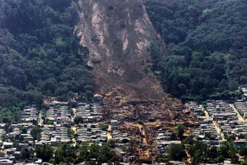 Το φάσμα της πείνας αντιμετωπίζουν οι σεισμόπληκτοι του Ελ Σαλβαδόρ