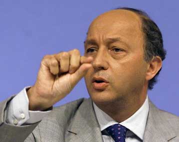 Δεν θα επιβληθεί φόρος στους υπολογιστές, διαβεβαιώνει τώρα η γαλλική κυβέρνηση