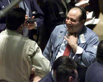 Σημαντικά κέρδη για Dow Jones, απώλειες για Nasdaq την Τρίτη